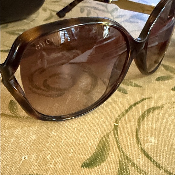 Gucci Tortoise Shell Sunglasses 61 mm - Picture 3 of 7